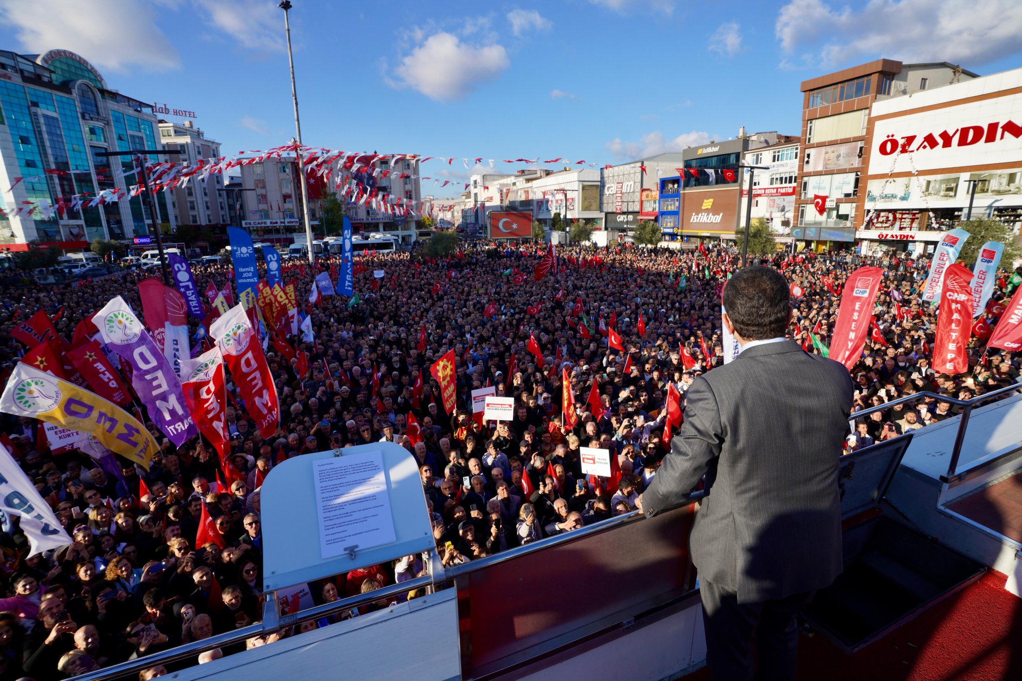 Ahmet Özer'in tutuklanması Esenyurt'ta mitingle protesto edildi, Özel, İmamoğlu ve Hatimoğulları halka seslendi